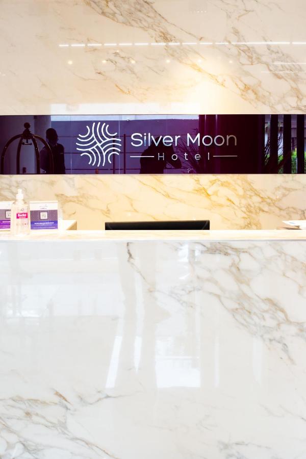 Silver Moon Hotel Абіджан Екстер'єр фото