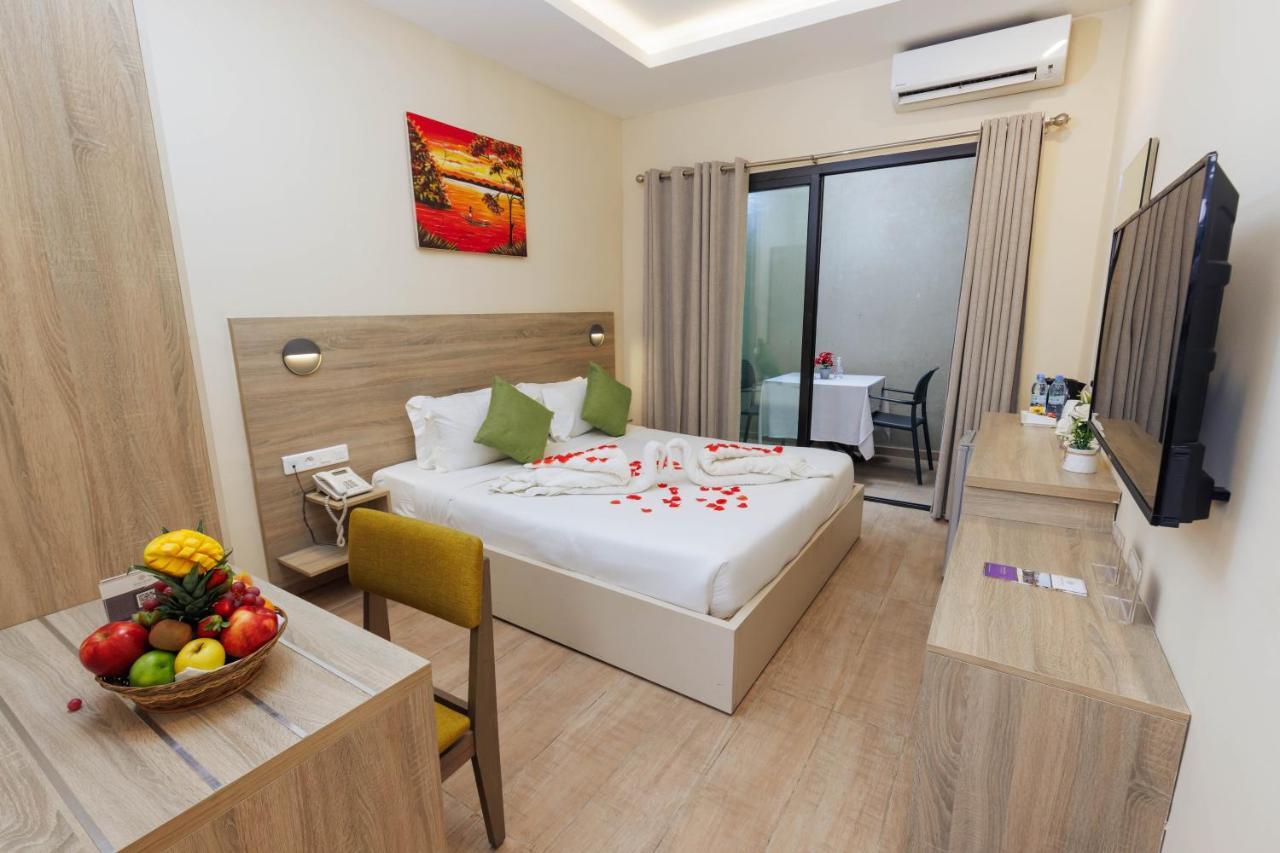Silver Moon Hotel Абіджан Екстер'єр фото